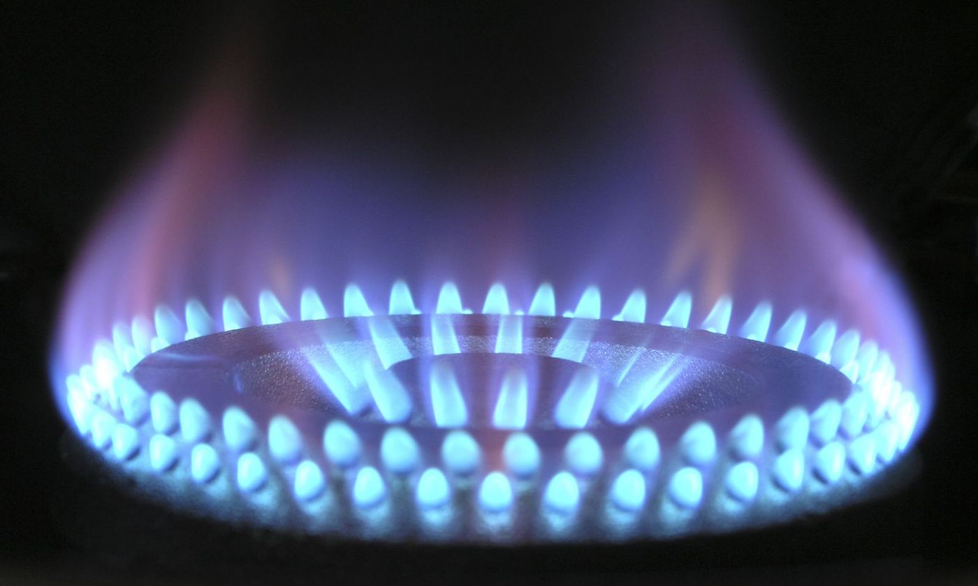 Clean, even blue flame from a gas burner ring